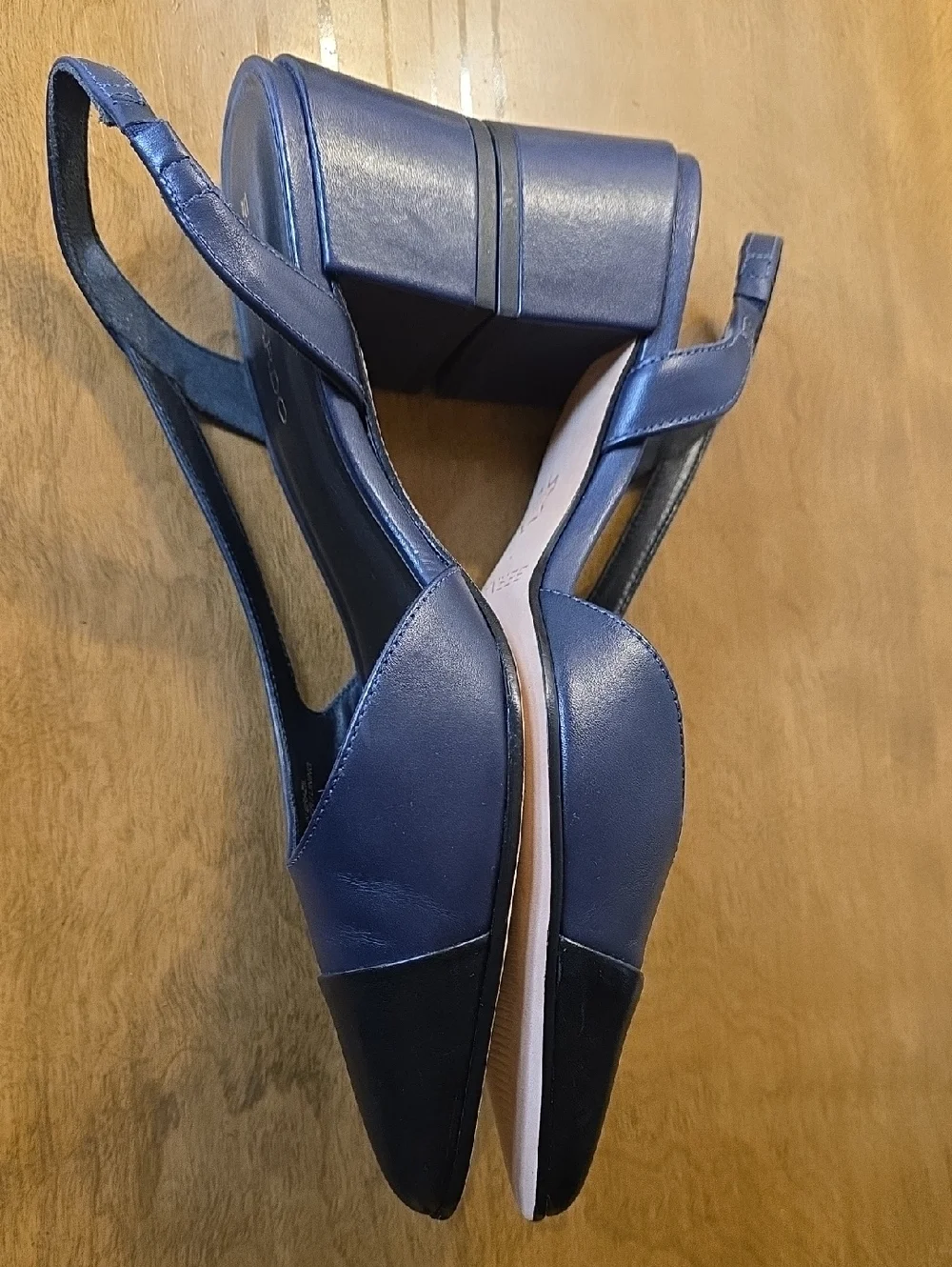 Bernardo Leather Navy Pointed Toe Slingback Low Block Heels L7.5 R7 *****